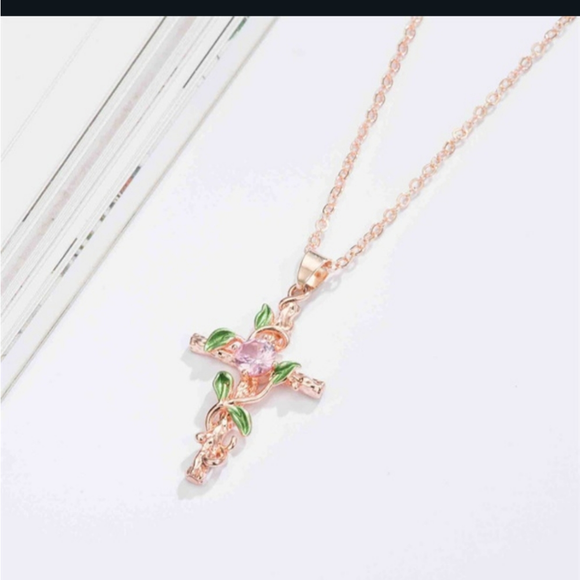 Beautiful   Cross and 18 inch chain included gorgeous - Picture 3 of 6